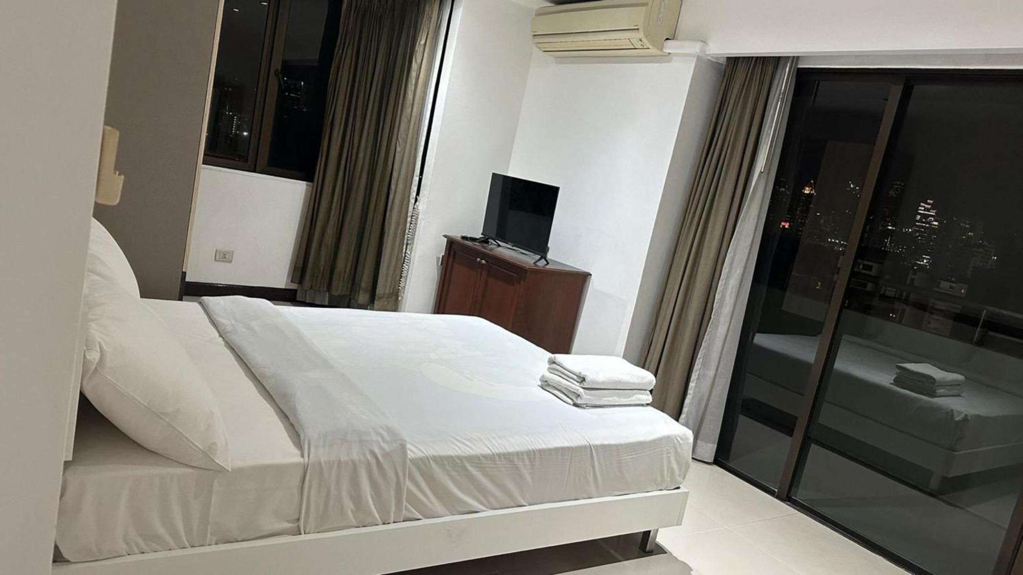 Omni Tower Cozy Apartments By Direct Rooms Bangkok Exterior photo