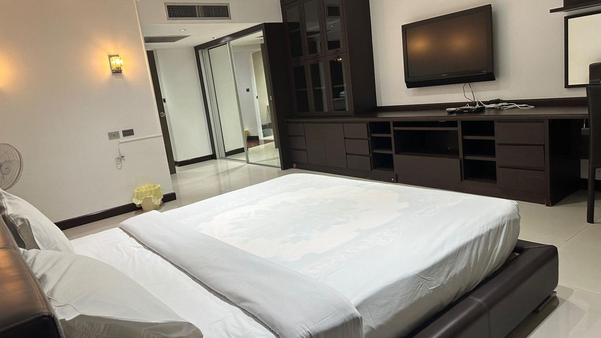 Omni Tower Cozy Apartments By Direct Rooms Bangkok Exterior photo