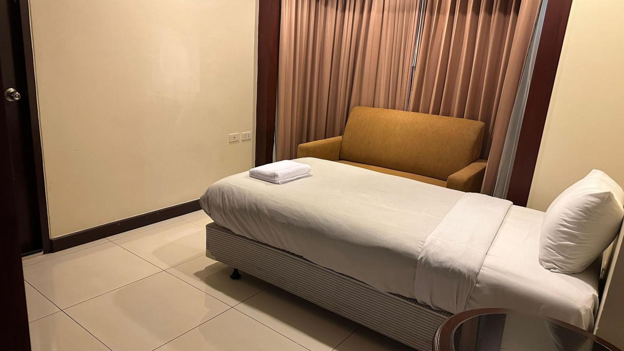 Omni Tower Cozy Apartments By Direct Rooms Bangkok Exterior photo