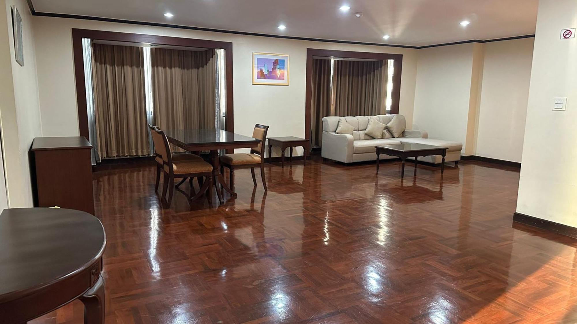 Omni Tower Cozy Apartments By Direct Rooms Bangkok Exterior photo
