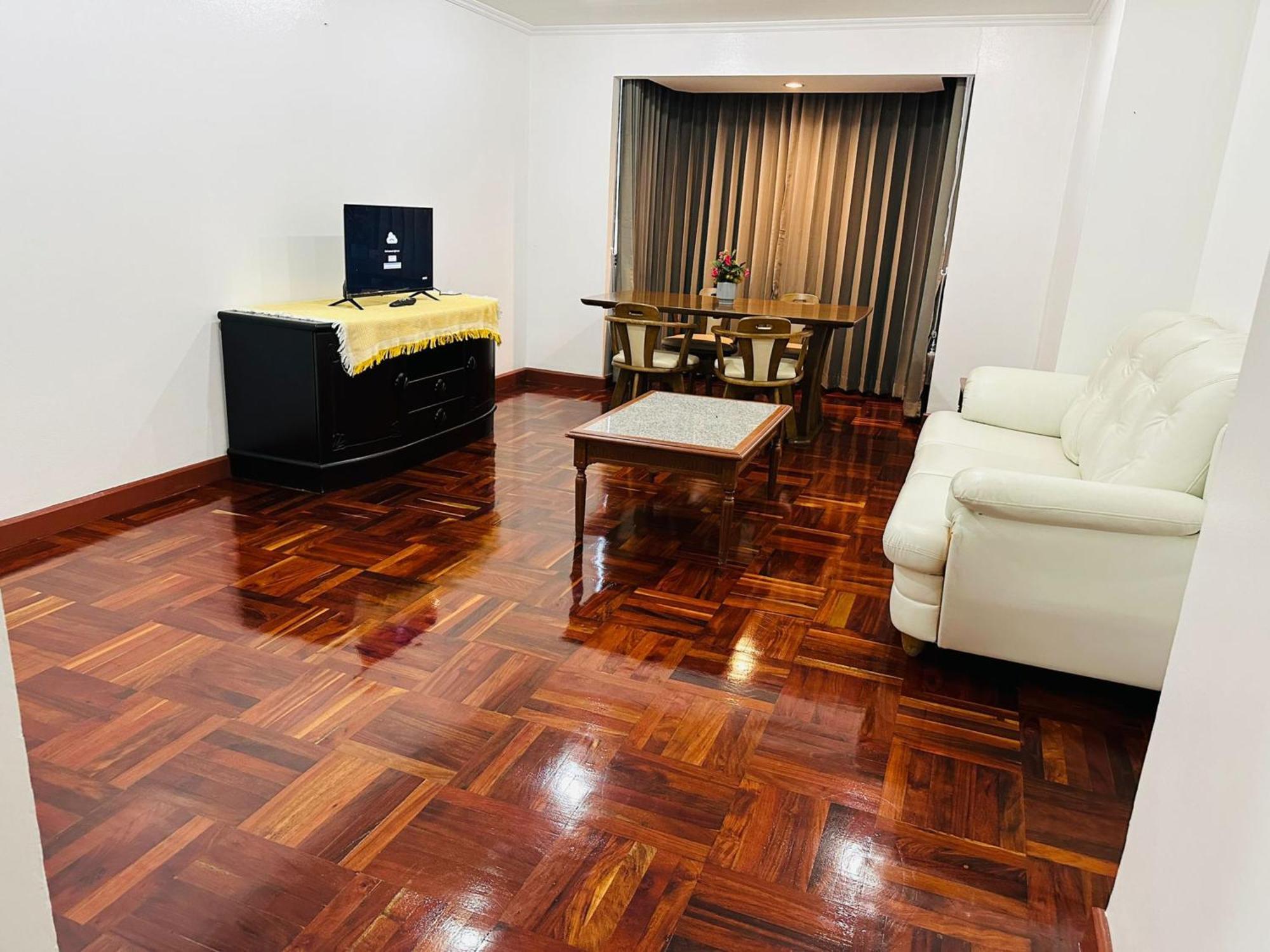 Omni Tower Cozy Apartments By Direct Rooms Bangkok Exterior photo