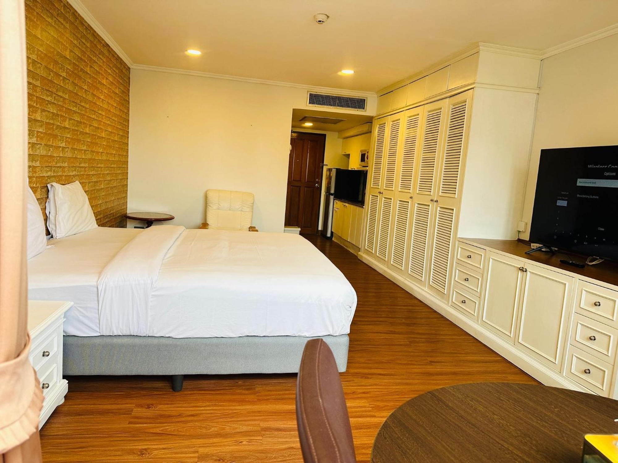 Omni Tower Cozy Apartments By Direct Rooms Bangkok Exterior photo